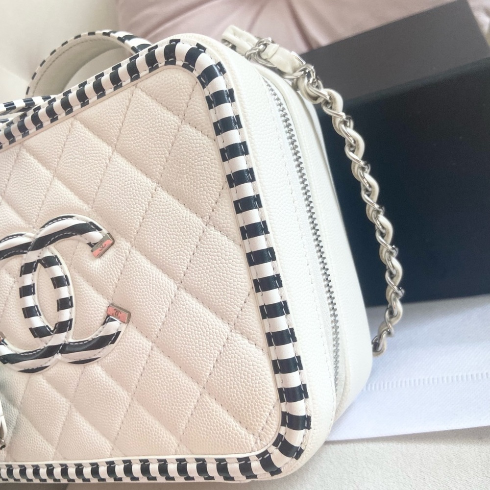 Chanel Vanity Quilted Caviar with Striped Leather - Picture 5 of 11
